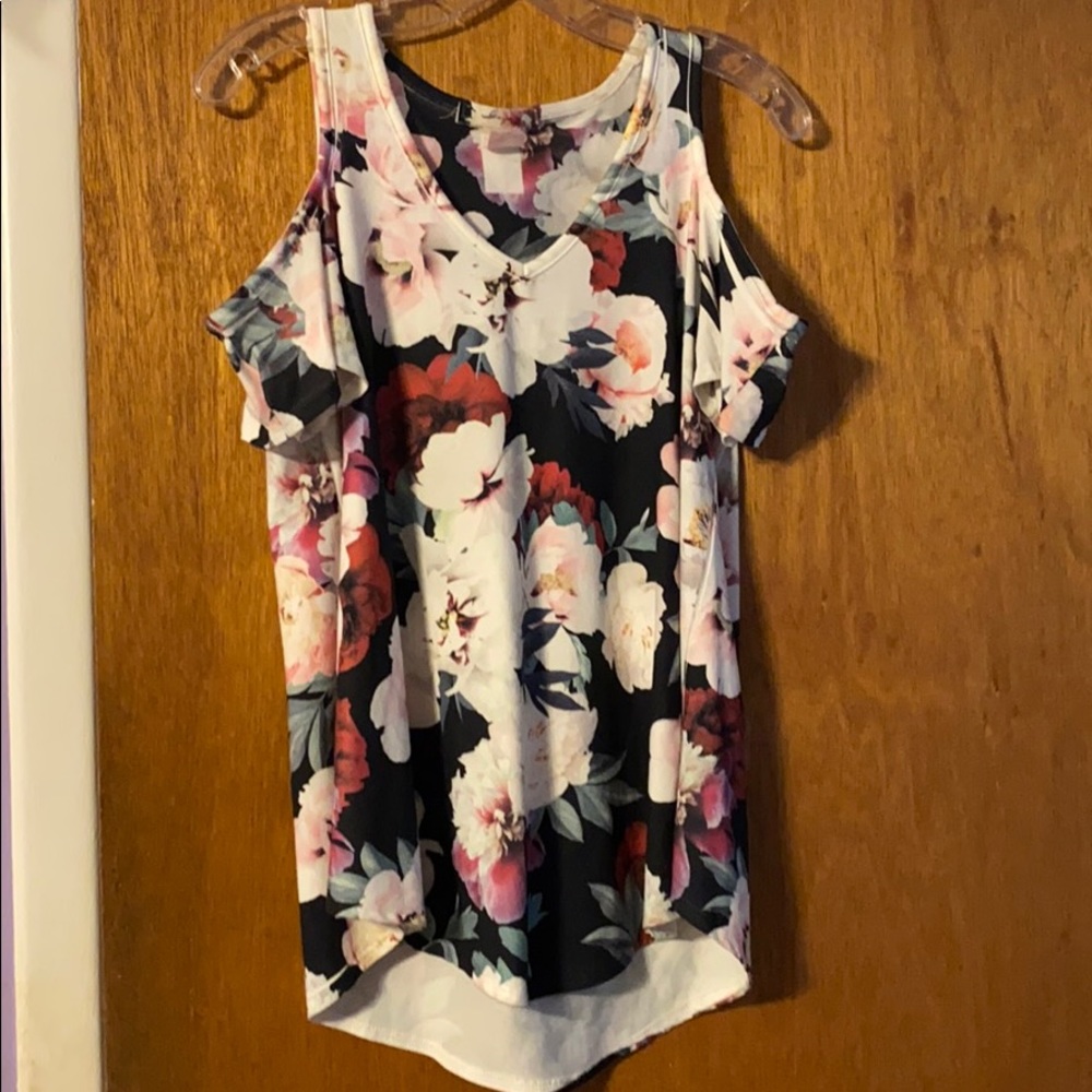 Size small V- neck cold shoulder floral printed